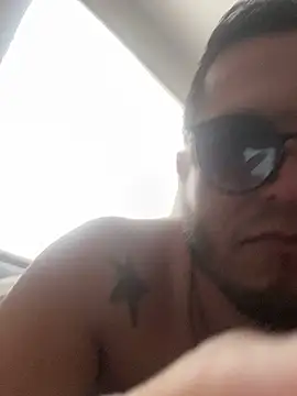 Chat XXX en directo de HOTB0Y18