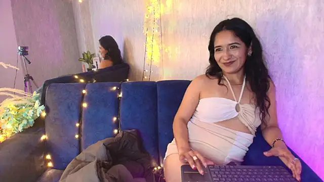 Vicky_Angeel Adlı Modelin Canlı XXX Sohbeti