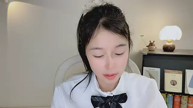 OnechestnutのライブXXXチャット