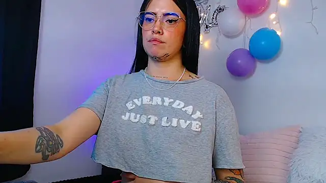 Isa_Maiden1's Live XXX Chat