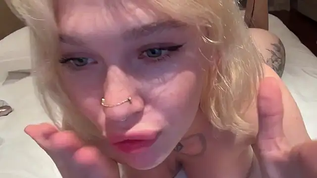 Chat XXX Live Golden_Aline