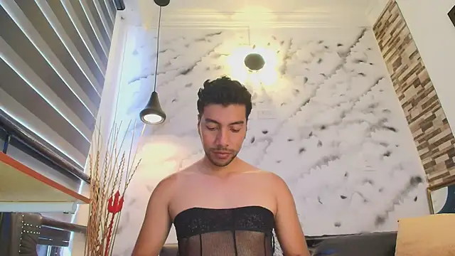 XXX chat uživo modela Max_Hornye