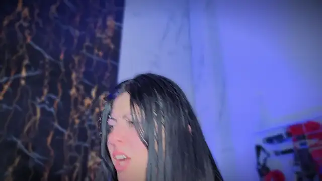 Guxplo_ Adlı Modelin Canlı XXX Sohbeti