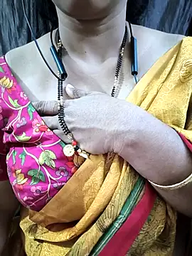 bhuvana_555's Live XXX Chat