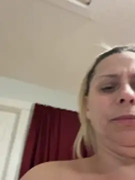 Hotslut187 Show in webcam