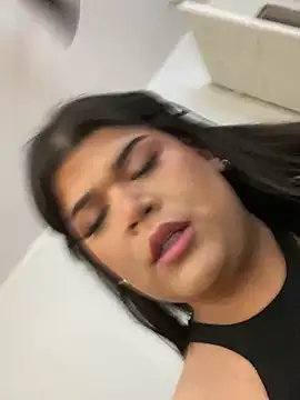 Pertunjukan Kamera Web Minaamaji