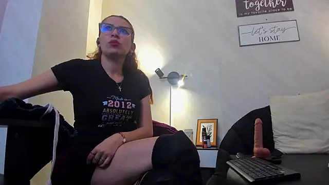 XXX chat uživo modela VidiaStons