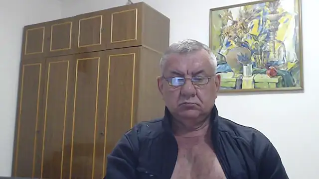 Онлайн чат XXX machomale3