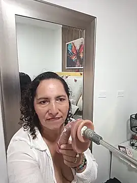 Luna_Naughty1 现场XXX聊天