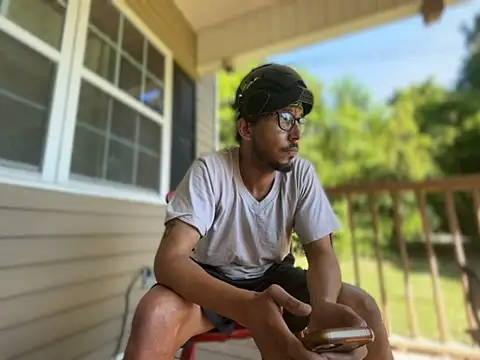 ThrowedWorldWide 即時 XXX 聊天