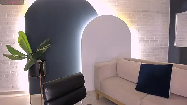 SunnyRivers' Live XXX Chat