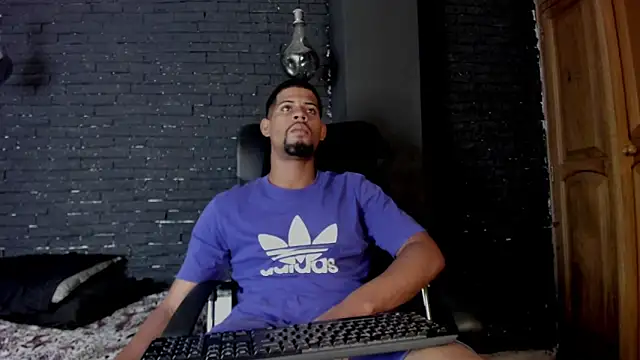 yurgaki_21 webkamerás műsora