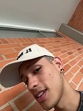 HarryGaze élő XXX-chatje