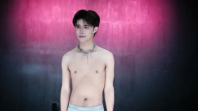 Queen-Vibe Webcamshow