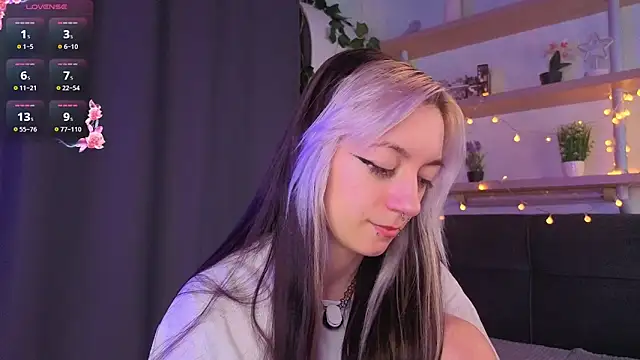 Chat +18 de TristaRoht ao vivo