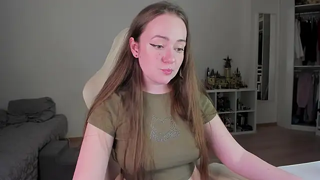 WalkingGirl Adlı Modelin Canlı XXX Sohbeti