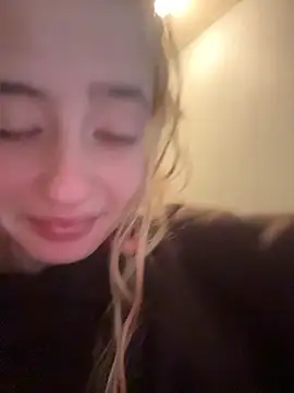 SeccySerena Adlı Modelin Canlı XXX Sohbeti