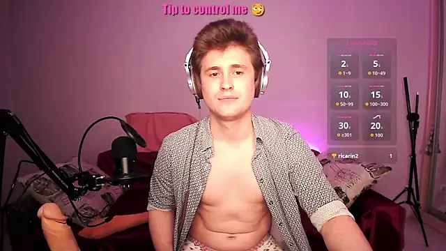 Show modela SweatyJay na web-kameri