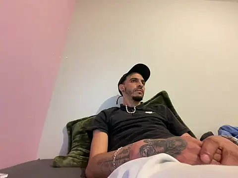 Rebeu313 Show Webcam