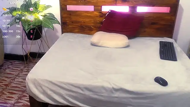 دردشة Yeseniaa25_ الجنسية المباشرة