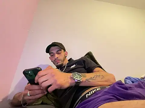 Pokazy przed kamerką – Rebeu313