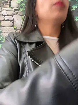 Astrid--'s Live XXX Chat