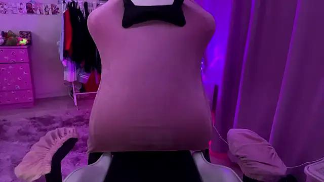 ToxiraLuneX's Webcam Show