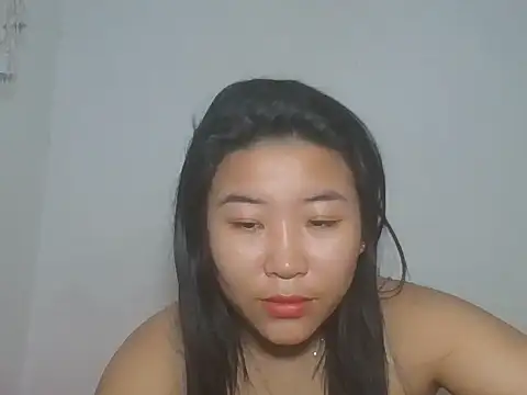 Zyeiii: онлайн-секс-чат