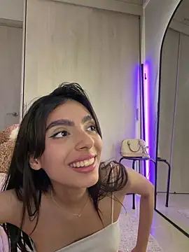 ZaraLuuv live XXX chat