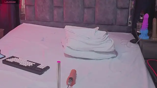 LeoMonnroe Pertunjukan Webcam