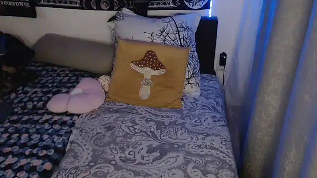 AlienforTwenty élő XXX-chatje