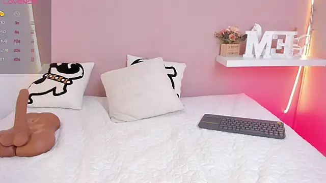 EllieMitchell: онлайн-секс-чат