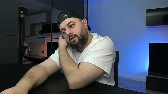 دردشة DravenPeak الجنسية المباشرة