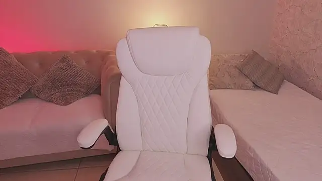 DahianaWalcott's Live XXX Chat