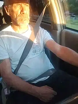 Biknight: διαδικτυακό σόου στην κάμερα