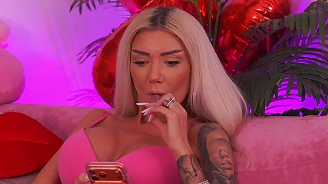 fallingangel Chat XXX in diretta