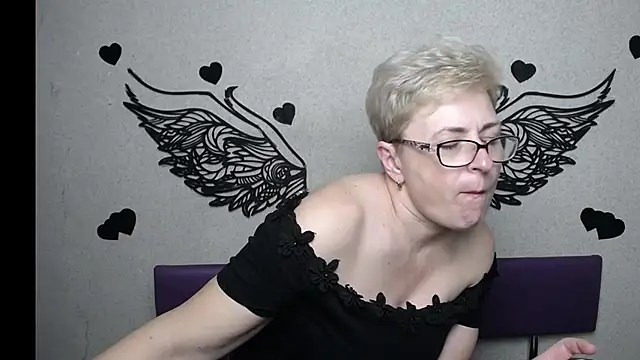 EmiliaGree 现场XXX聊天