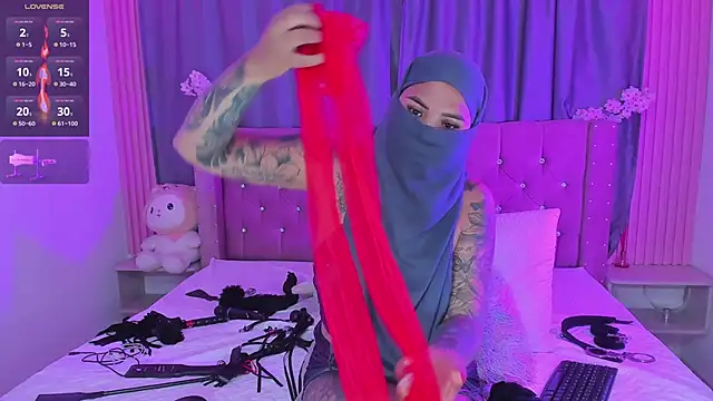 Nayla-Mouna Pertunjukan Webcam