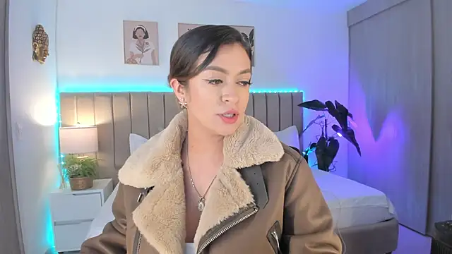 Victoria_romanox লাইভ XXX চ্যাট