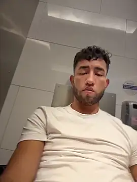 liam_bronw: απευθείας συνομιλία ΧΧΧ