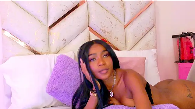 دردشة AlanaDoll الجنسية المباشرة