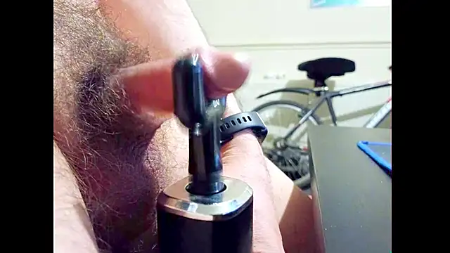 XXX chat uživo modela hairyuncut00