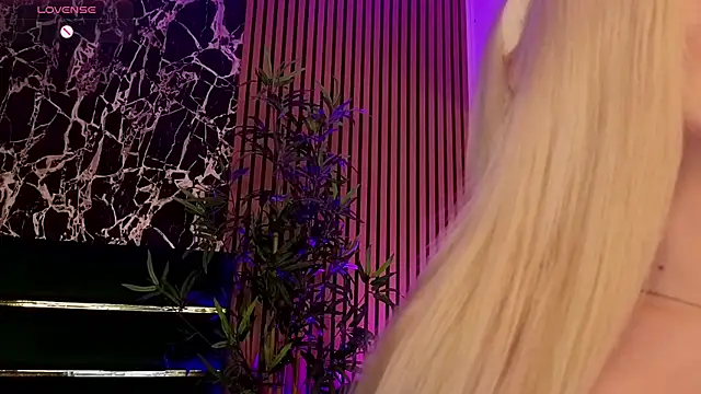 BarbieKara Adlı Modelin Canlı XXX Sohbeti