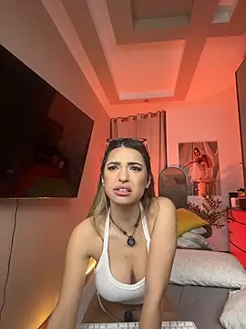 ItalianGirlのライブXXXチャット