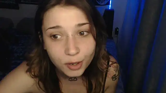 AlienforTwenty Live XXX-chat