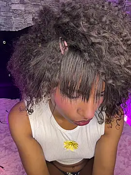 Morena_fire Chat XXX in diretta