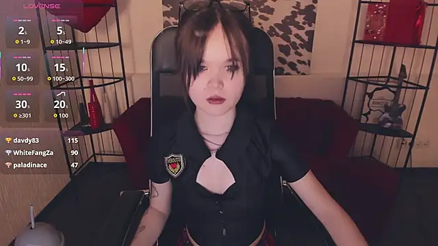 Elainebeness Chat XXX in diretta