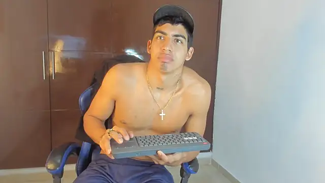 Živý XXX chat Milo_LatinBoy