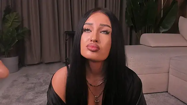 EmeraldKat Chat XXX live