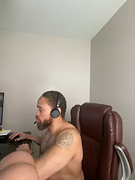 Fathero1time Show in webcam